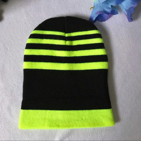 Nike NWOT Beanies Bundle Youth OS (8-20 Years Old) - Picture 5 of 10